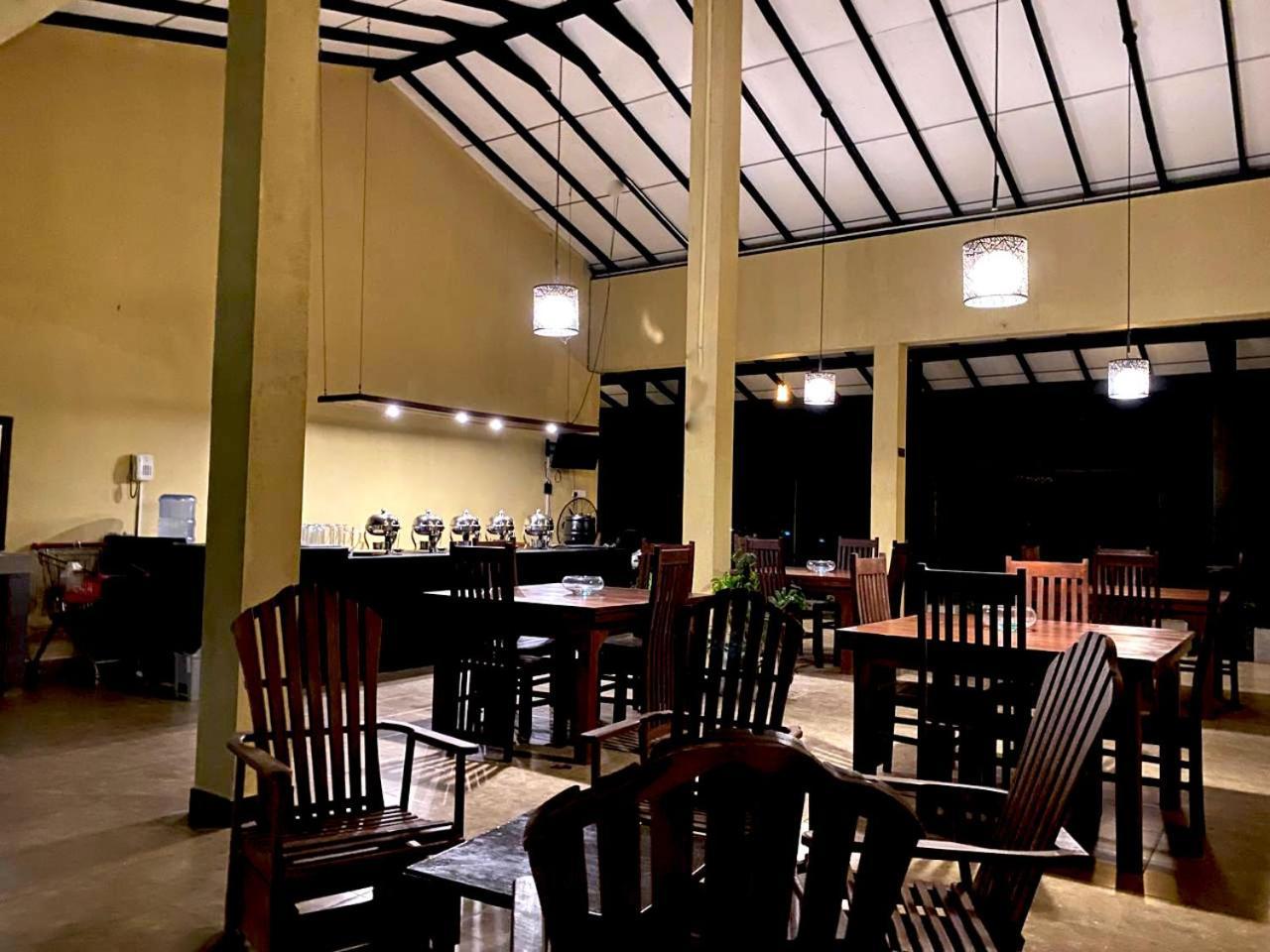 Athyantha Resort Anuradhapura Exterior photo